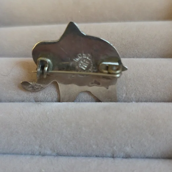 Sterling Elephant Brooch with Abalone Inlay - Picture 3 of 7